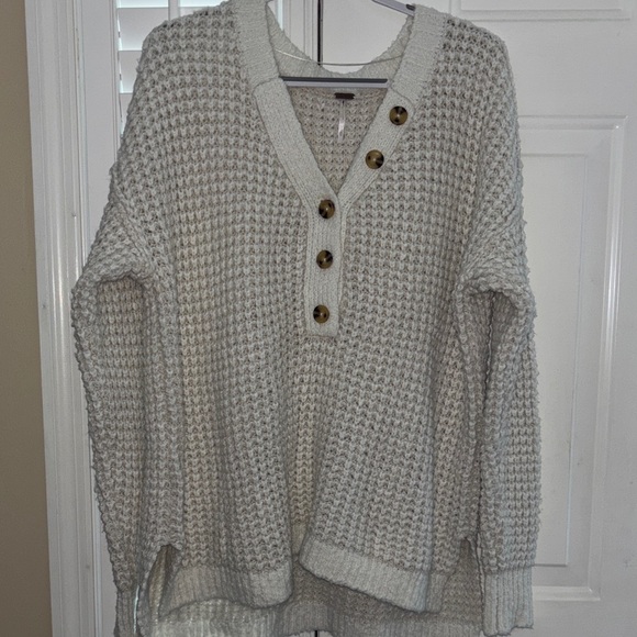 Free People Off-White V-Neck Sweater with Button Details size Med - Picture 1 of 8